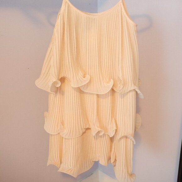 H&M - Tiered Chiffon ruffle mini dress - Picture 1 of 2